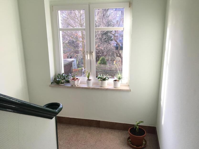 Stadtleben mit Weitblick: Moderne Dachgeschosswohnung mit Balkon und Einbauküche! 2 zimmer