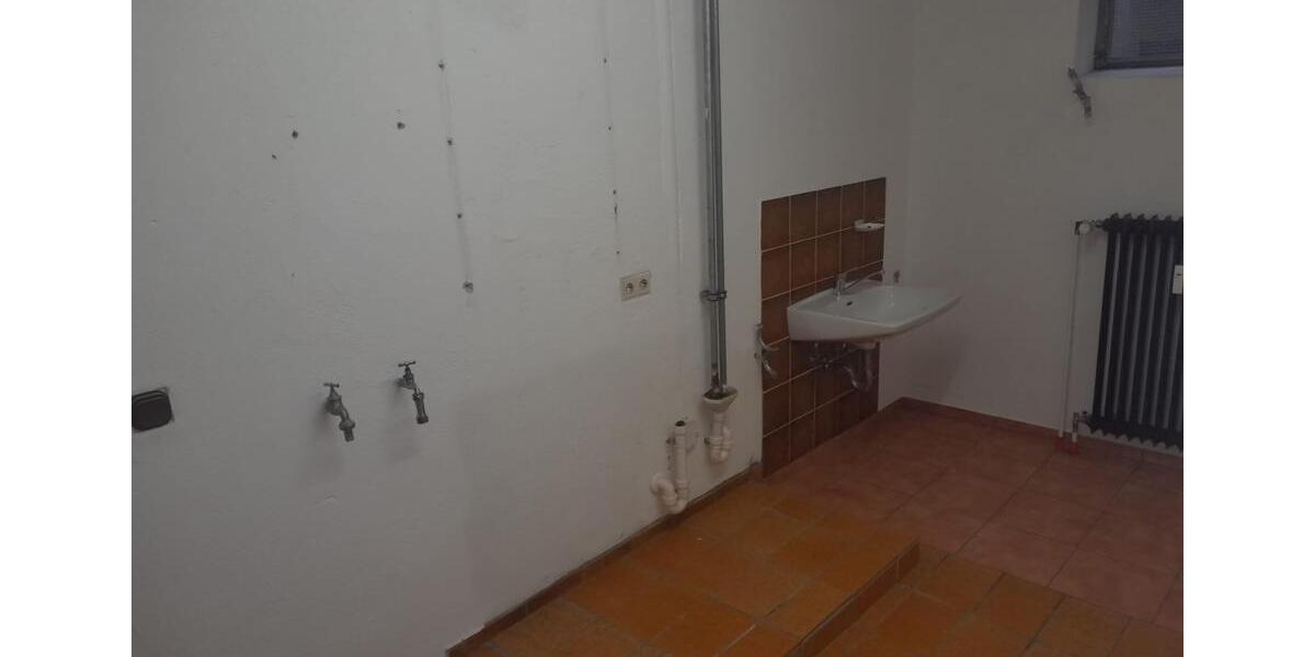 Etagenwohnung Sinzing - 2 Zimmer, 120 m&sup2;, 1.050&euro; | Angebot:24818511