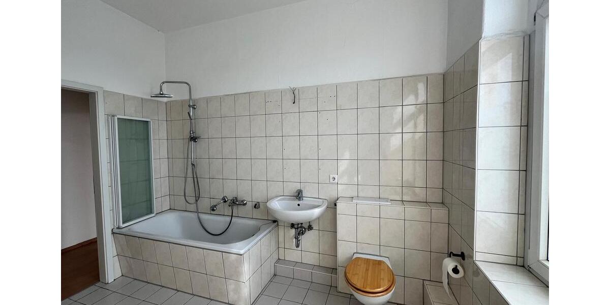Etagenwohnung Bitterfeld-Wolfen Bitterfeld - 2 Zimmer, 67 m&sup2;, 460&euro; | Angebot:26635059