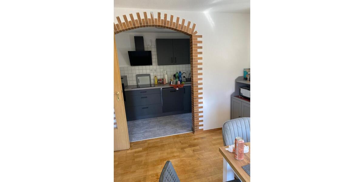 Geräumige 3,5-Zimmer-Wohnung mit Balkon, EK & Garage zu vermieten 2 zimmer