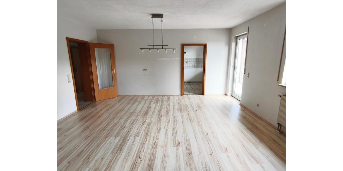 Ortsrandlage -3 Zi. Wohnung im EG mit Garage, Keller und Garten (auf Wunsch) - Etagenwohnung Adelsdorf OT | Angebot:27370413