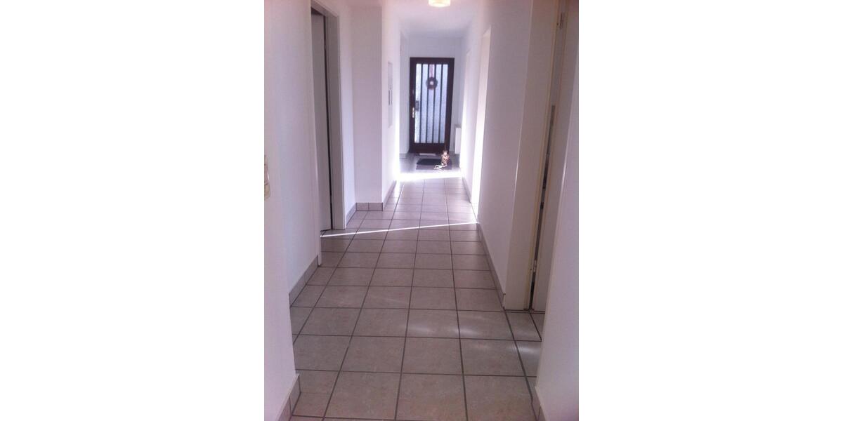 Erdgeschoßwohnung Geisenheim - 3 Zimmer, 75 m&sup2;, 820&euro; | Angebot:25754977