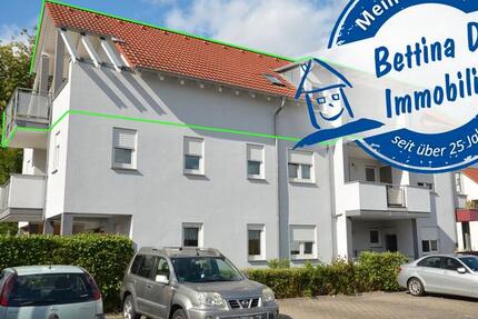 DIETZ: 3-Zimmer-Dachgeschosswohnung mit 2 Sonnen-Balkonen, Wanne+Dusche, Einbauküche zimmer