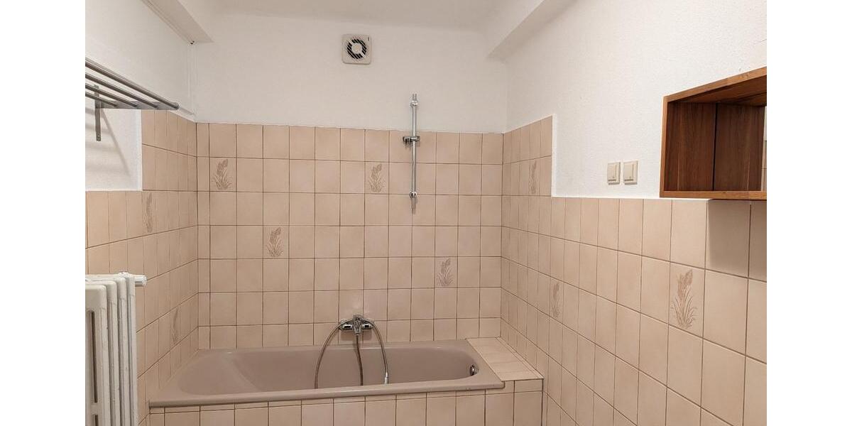 Zentral gelegene 4-Zimmer-Wohnung in SB St. Johann-sofort frei 4 zimmer