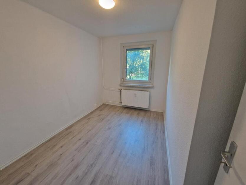 **JETZT EINZIEHEN**3-Raum-Wohnung EG Balkon Bad mit Wanne ab sofort
