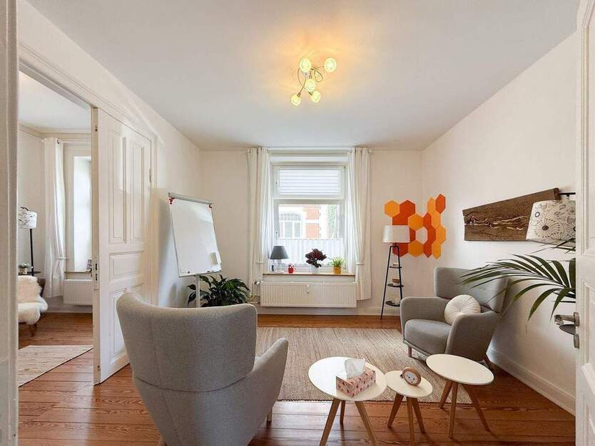 Schöne 3-Zimmer Altbauwohnung in Itzehoe - auch als Praxis oder Büro nutzbar 3 zimmer