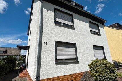 Haus Neuwied - 12 Zimmer, 189 m&sup2;, 1.950&euro; | Angebot:26583312