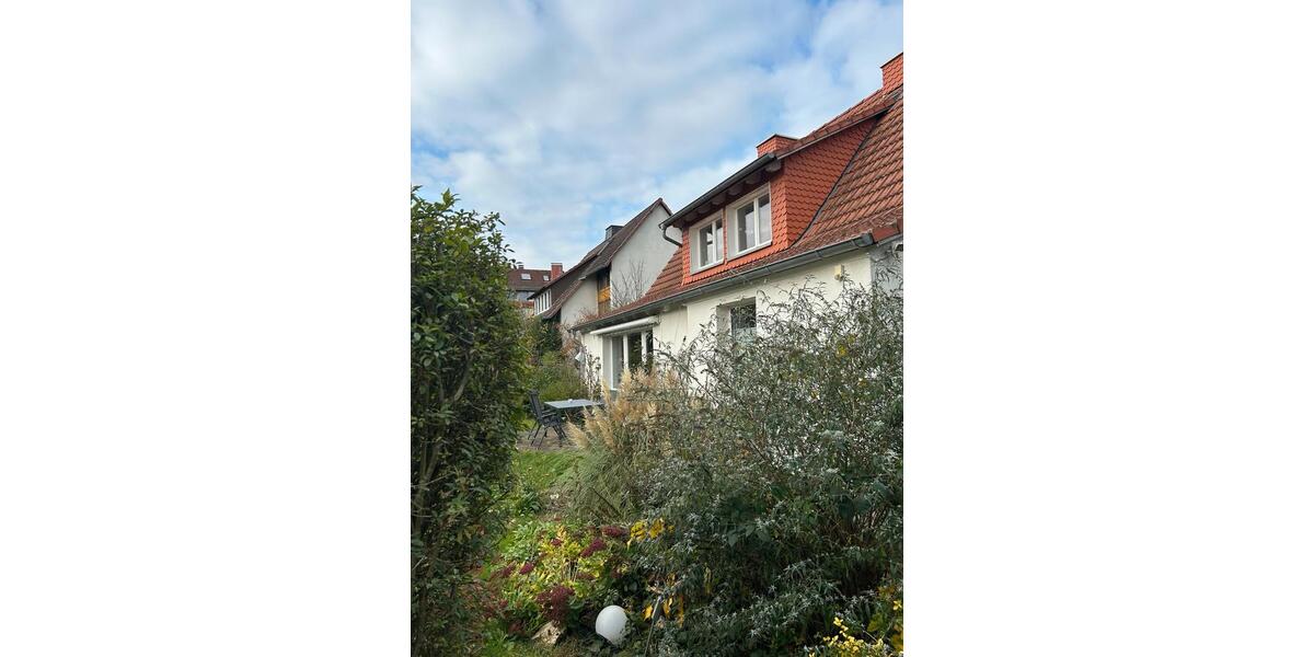 Zwischenmiete. August bis Dezember. Einfamilienhaus mit Garten 3 zimmer