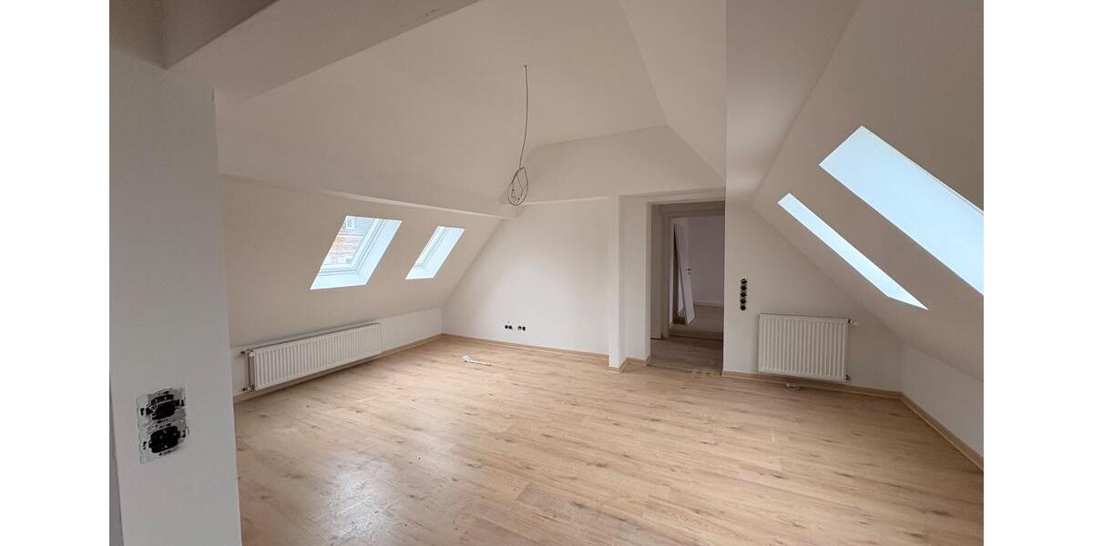 Dachgeschoßwohnung Bendorf - 2.5 Zimmer, 70 m&sup2;, 900&euro; | Angebot:25406738