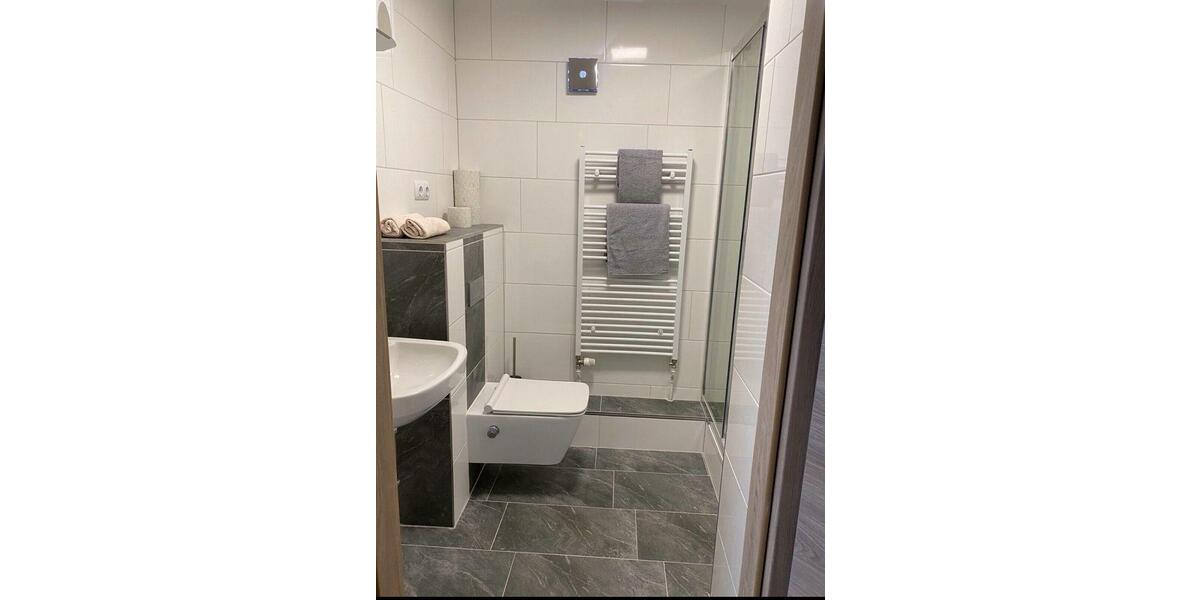 Wohnen auf Zeit Neumünster Brachenfeld/Ruthenberg - 9 Zimmer, 200 m&sup2;, 15&euro; | Angebot:26181180
