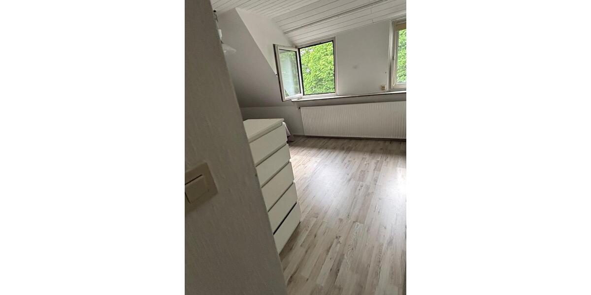 Dachgeschoßwohnung Beelen - 3 Zimmer, 70 m&sup2;, 670&euro; | Angebot:26639574