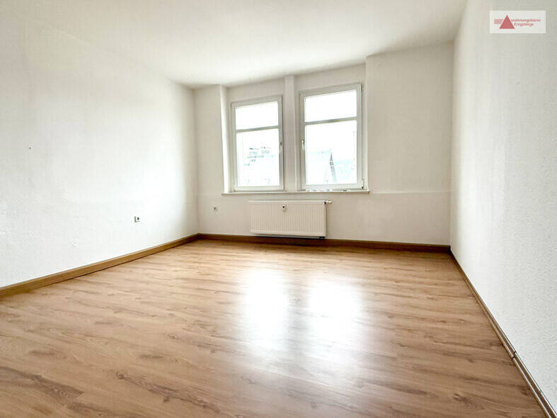 Etagenwohnung Geyer - 4 Zimmer, 92 m&sup2;, 520&euro; | Angebot:26377316