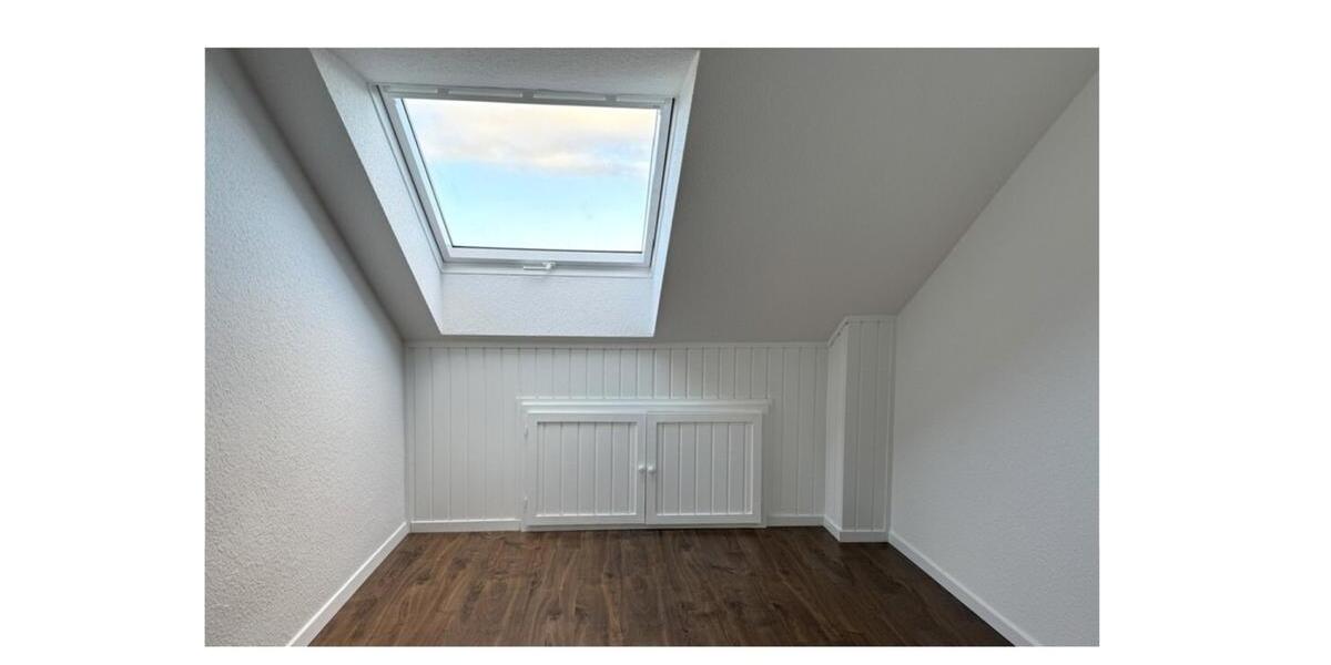 Dachgeschoßwohnung Frankenthal (Pfalz) - 4.5 Zimmer, 131 m&sup2;, 1.350&euro; | Angebot:24479279