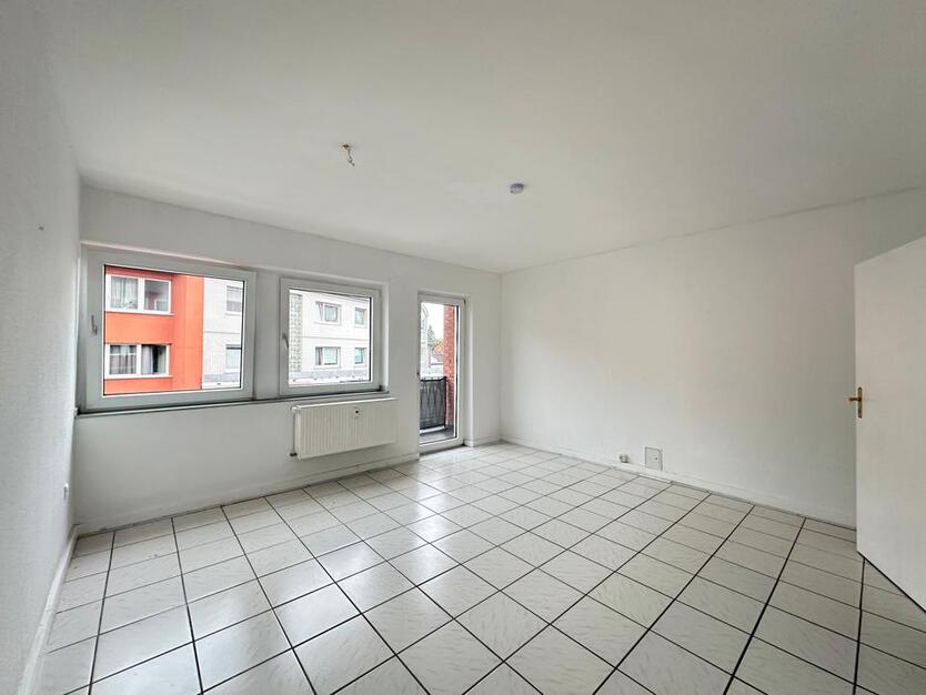 BITTE ANRUFEN FÜR BESICHTIGUNG 2.-Zi.-Whg. mit Balkon EBK