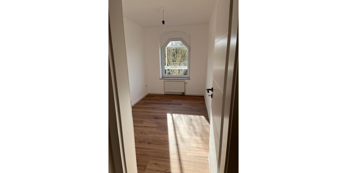 Erdgeschoßwohnung Grimma - 4 Zimmer, 97 m&sup2;, 1.100&euro; | Angebot:25178980