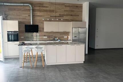 Wohnen auf Zeit Niedernhausen - 6 Zimmer, 215 m&sup2;, 525&euro; | Angebot:26419197