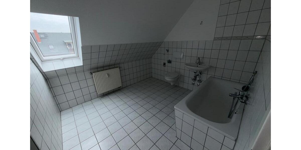 Dachgeschoßwohnung Plauen Altstadt - 2 Zimmer, 42 m&sup2;, 260&euro; | Angebot:25415893