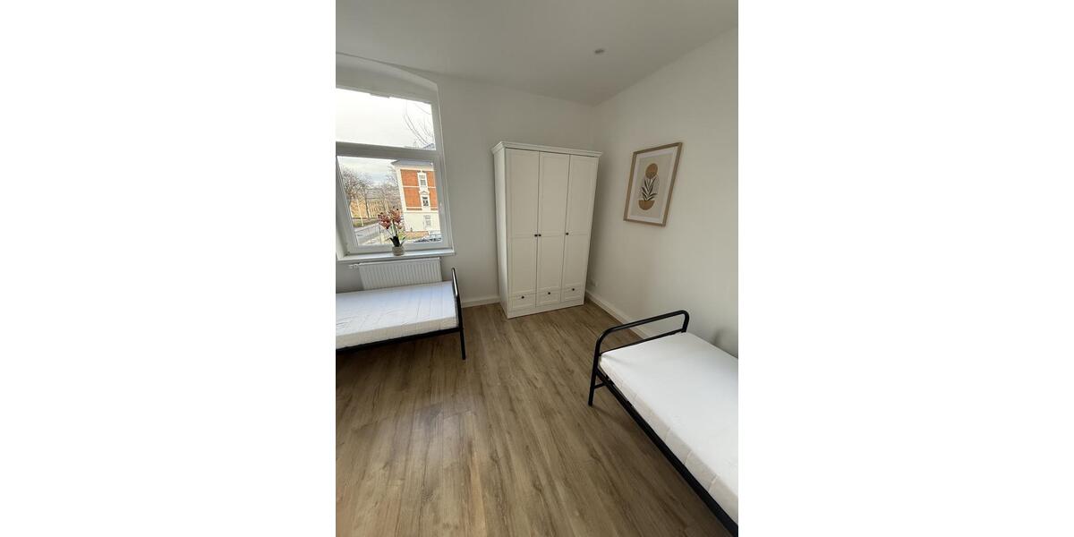 Wohnen auf Zeit Glauchau - 8 Zimmer, 156 m&sup2;, 15&euro; | Angebot:17320207