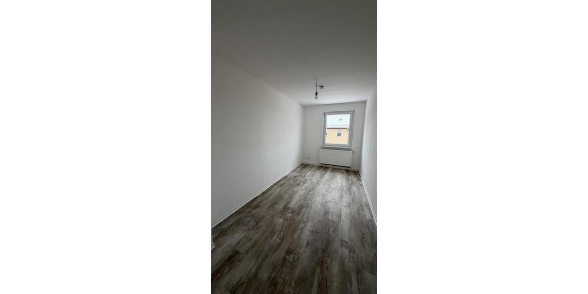 Etagenwohnung Aschersleben - 4 Zimmer, 72 m&sup2;, 550&euro; | Angebot:24700326