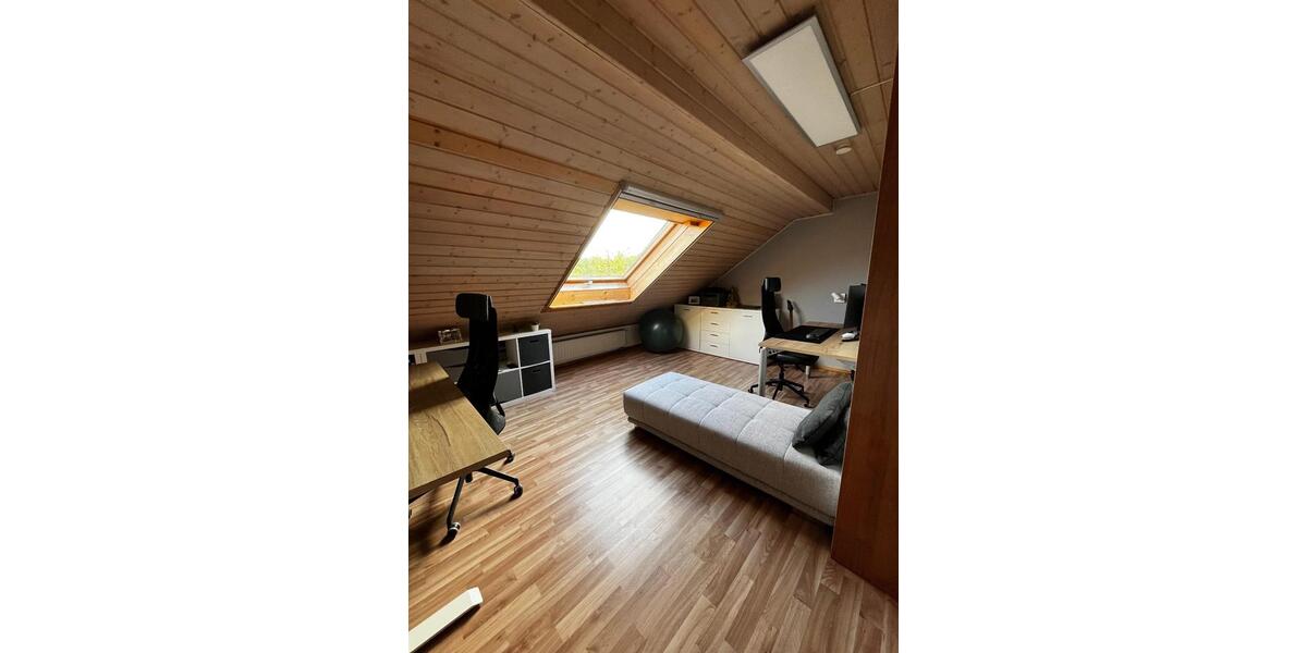 Dachgeschoßwohnung Diespeck - 4 Zimmer, 95 m&sup2;, 665&euro; | Angebot:26546291