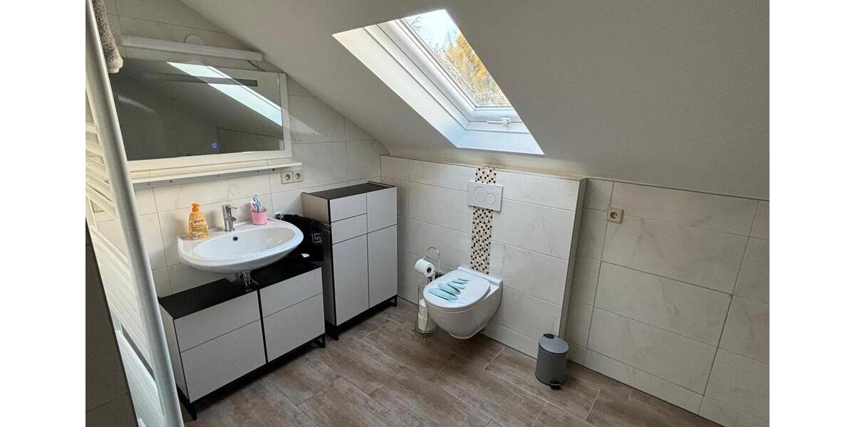 Dachgeschoßwohnung Backnang - 2.5 Zimmer, 66 m&sup2;, 720&euro; | Angebot:24838106