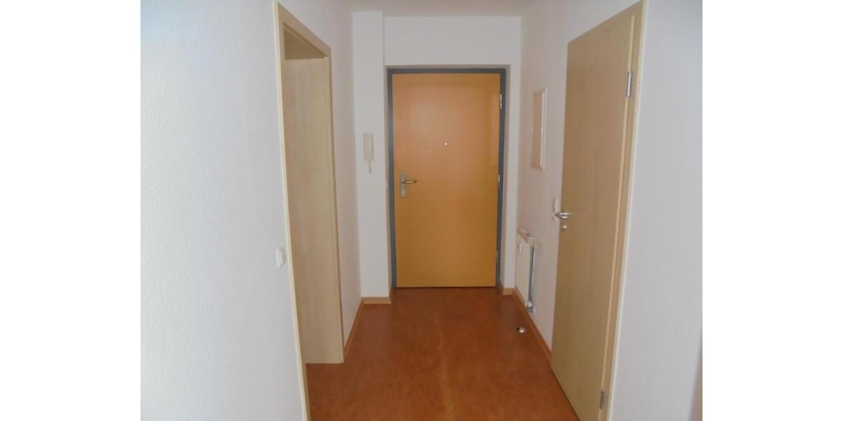 Etagenwohnung Saalfeld (Saale) - 2 Zimmer, 58 m&sup2;, 327&euro; | Angebot:24801995