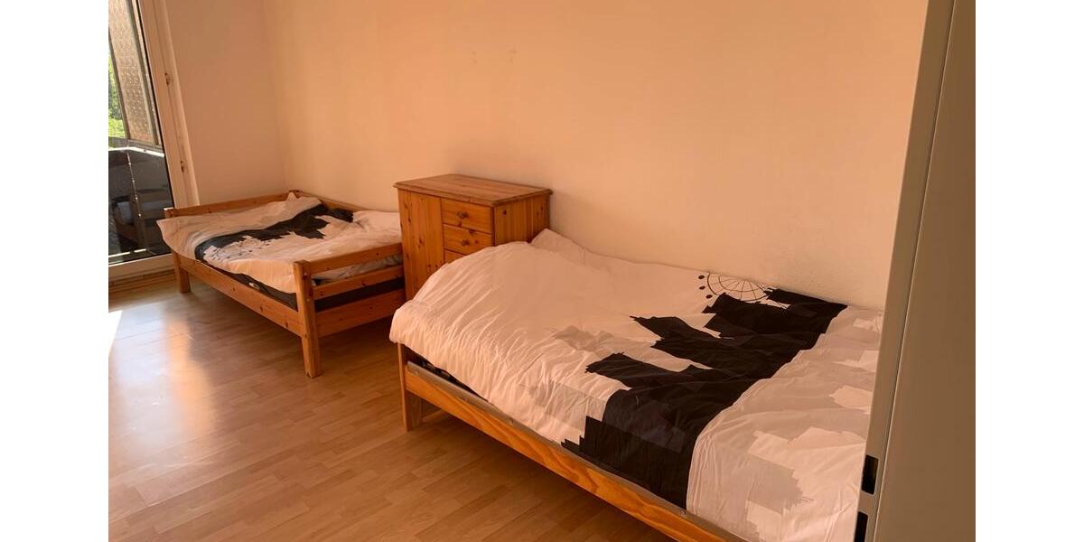 Etagenwohnung Gelsenkirchen - 3 Zimmer, 100 m&sup2;, 15&euro; | Angebot:24599560