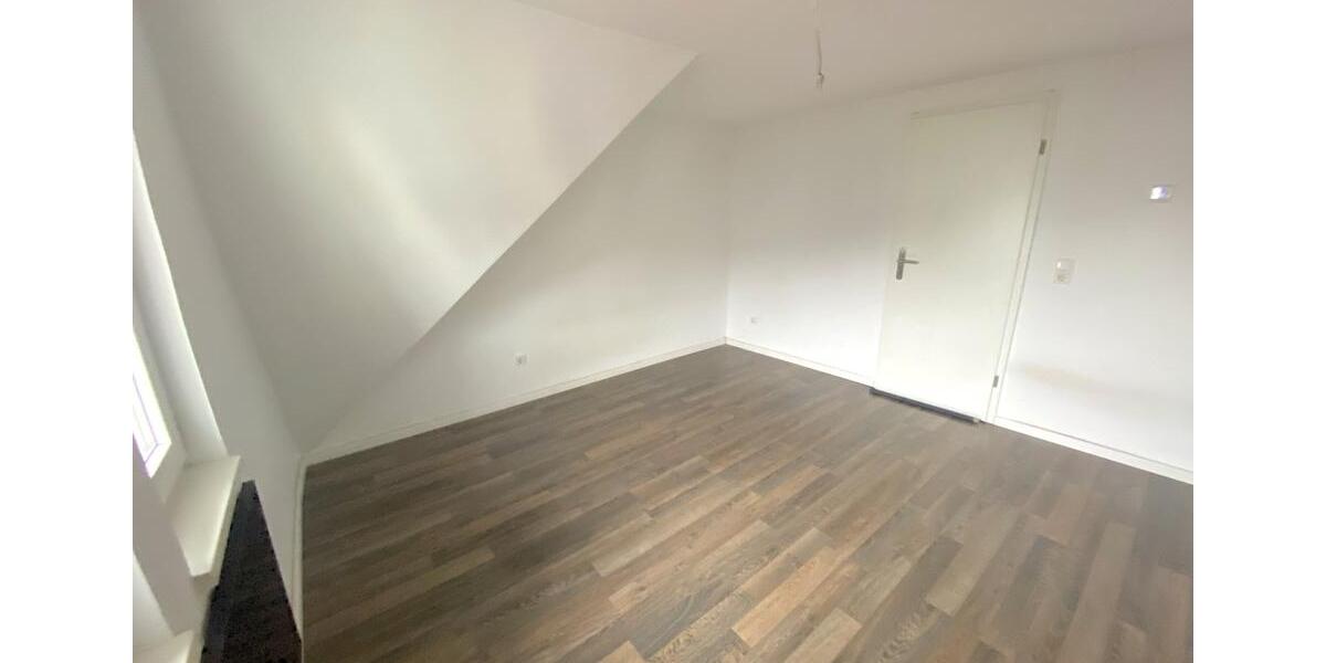 Dachgeschoßwohnung Dillenburg - 3 Zimmer, 70 m&sup2;, 510&euro; | Angebot:25117998