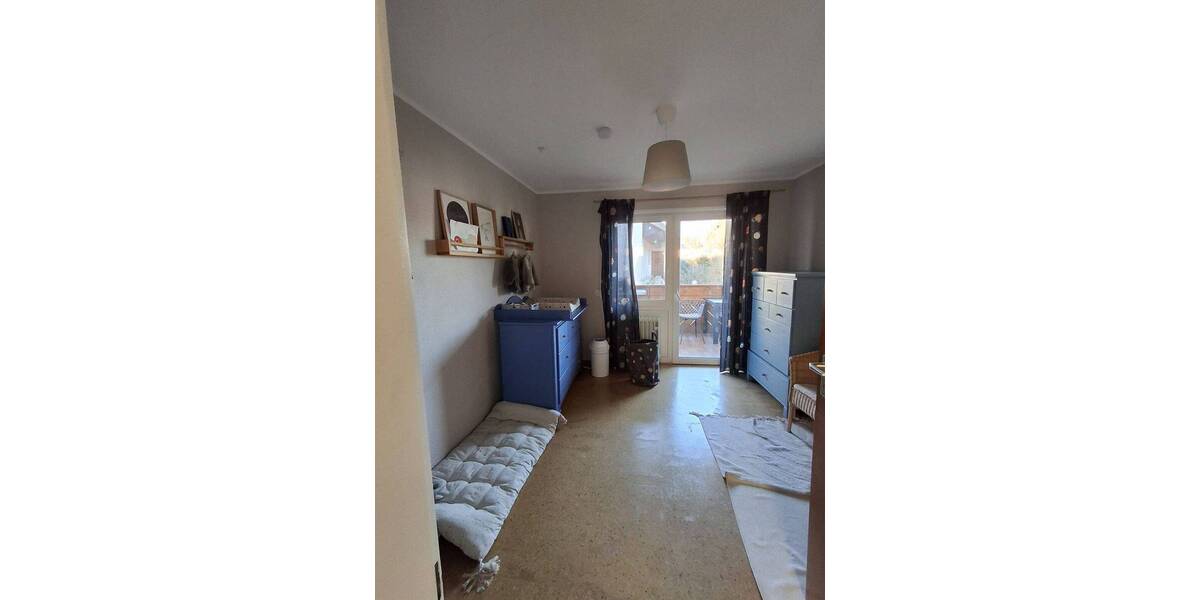 Etagenwohnung Ohmden - 4 Zimmer, 130 m&sup2;, 1.000&euro; | Angebot:26489096