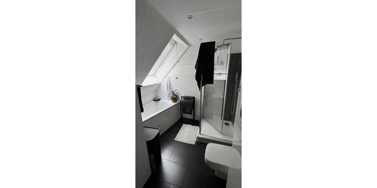 Dachgeschoßwohnung Hattingen Blankenstein - 3.5 Zimmer, 102 m&sup2;, 1.150&euro; | Angebot:24122825