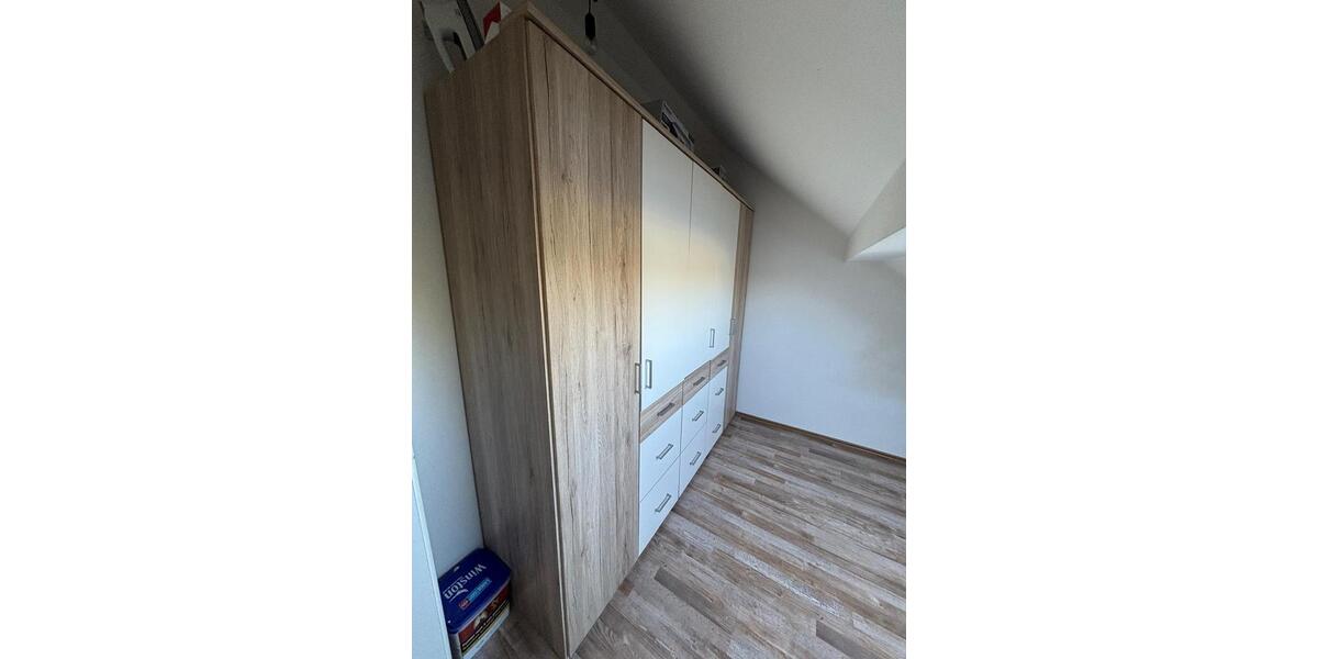 Dachgeschoßwohnung Neunkirchen - 3 Zimmer, 75 m&sup2;, 480&euro; | Angebot:26178323