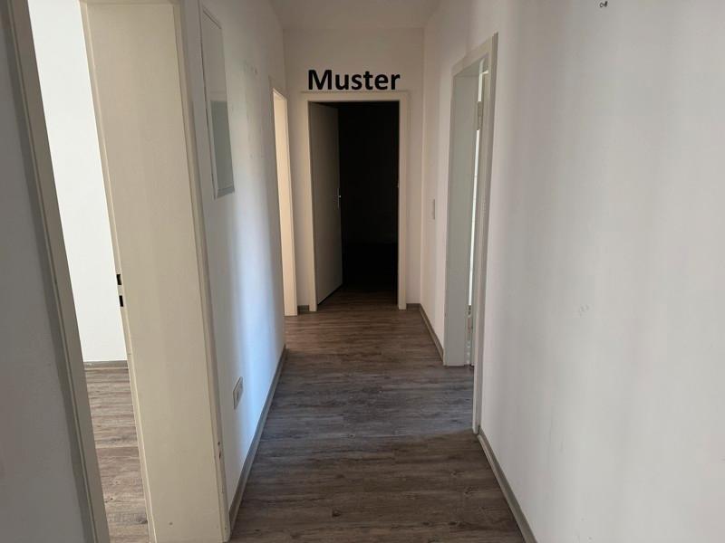 Erstbezug nach Sanierung ! 3-Zimmer-Wohnung in zentraler Lage.