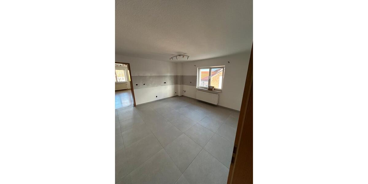 Etagenwohnung Burghaun - 4 Zimmer, 100 m&sup2;, 625&euro; | Angebot:26279473