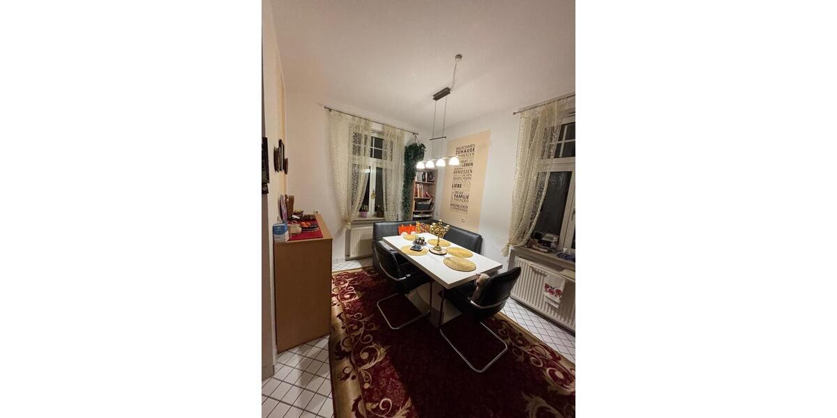 Etagenwohnung Meerane - 3 Zimmer, 121 m&sup2;, 700&euro; | Angebot:26163017