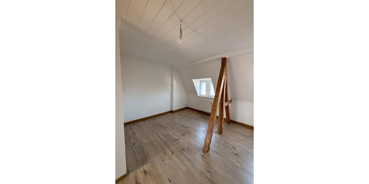 Dachgeschoßwohnung Gera Alt-Taubenpreskeln - 1.5 Zimmer, 47 m&sup2;, 290&euro; | Angebot:26041706