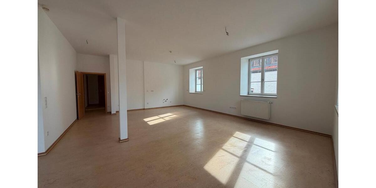 Etagenwohnung Neuötting - 2 Zimmer, 92 m&sup2;, 860&euro; | Angebot:26675800