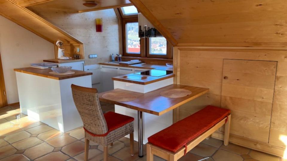 Dachgeschoßwohnung Ostelsheim - 2 Zimmer, 1.000&euro; | Angebot:22979697