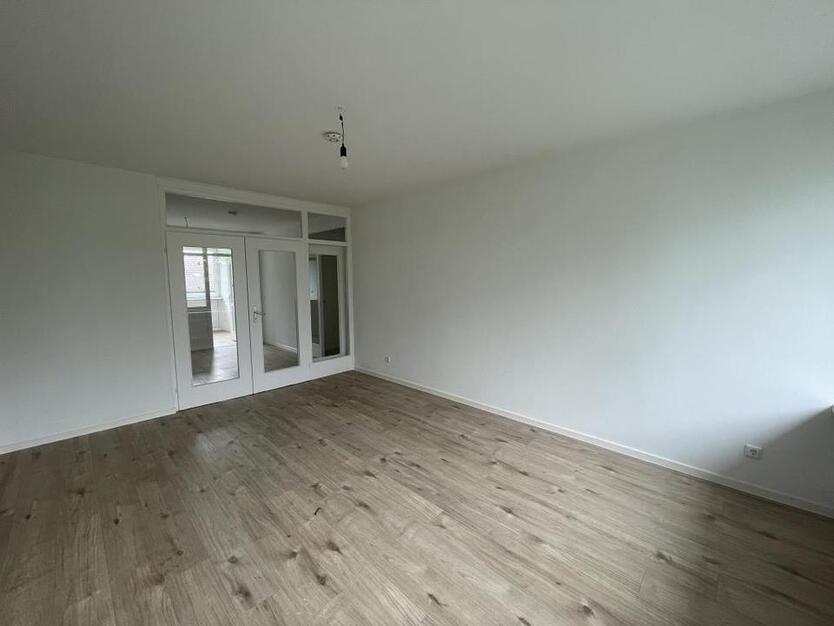 **FRISCH RENOVIERTE 3-ZIMMERWOHNUNG MIT BALKON** zimmer
