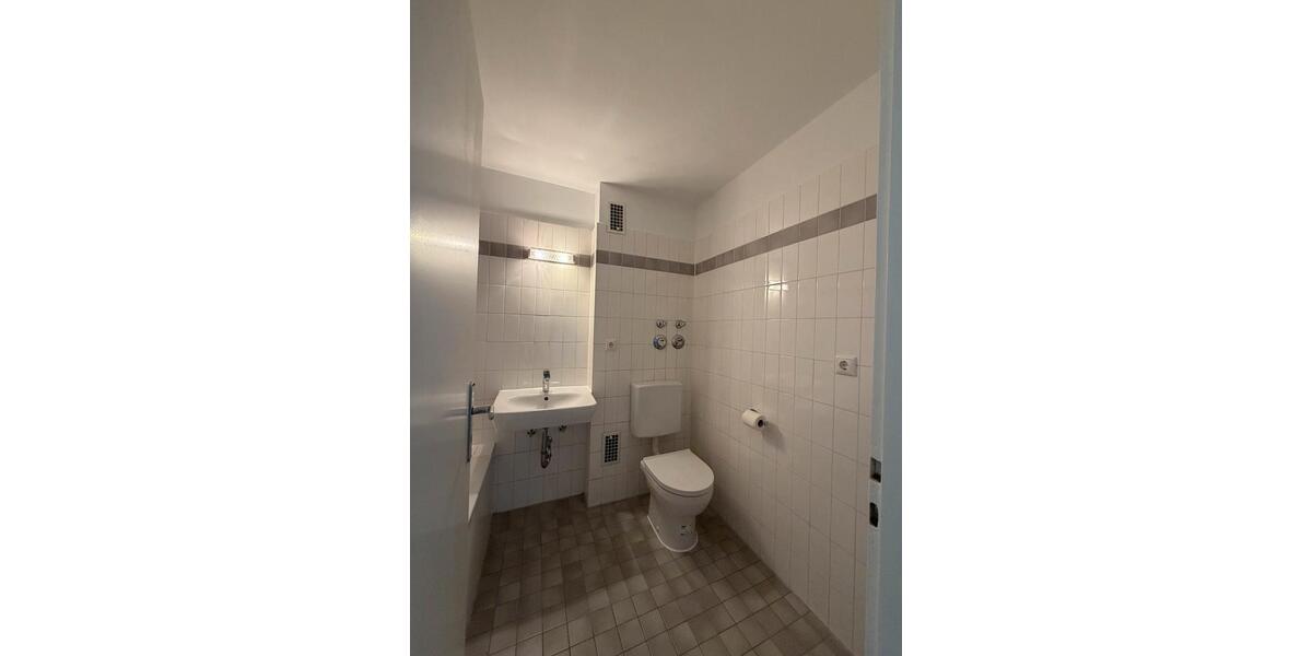 Erdgeschoßwohnung München Bogenhausen - 3 Zimmer, 72 m&sup2;, 1.870&euro; | Angebot:26699670