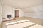 Helle 4-Zimmer-Wohnung mit Loggia und Garage