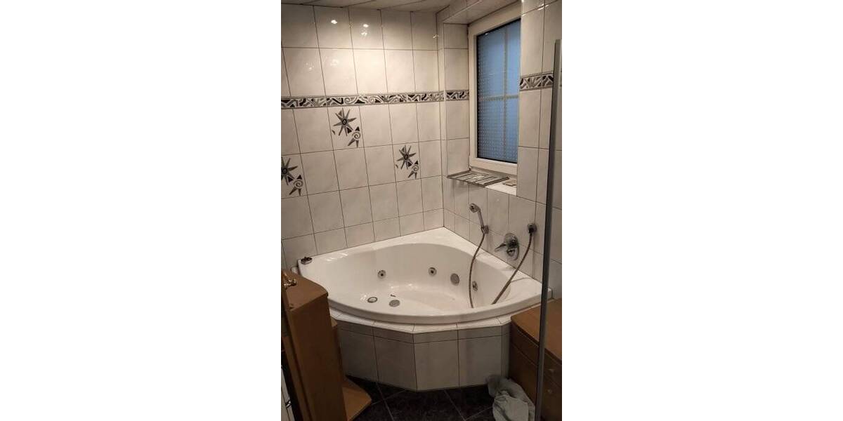 Etagenwohnung Burgoberbach Neuses - 2 Zimmer, 100 m&sup2;, 650&euro; | Angebot:26833063