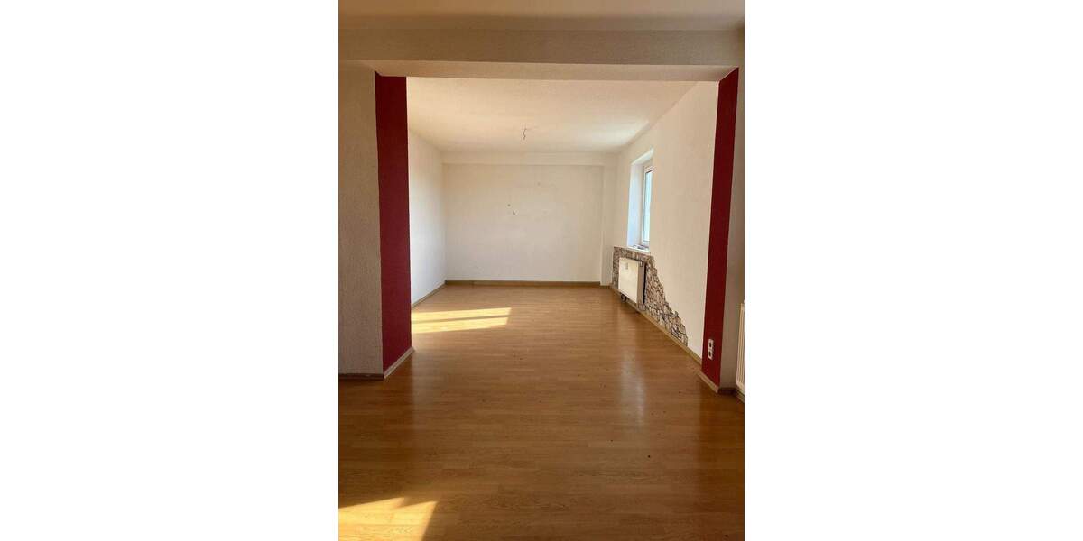 Etagenwohnung Pegau - 3 Zimmer, 115 m&sup2;, 695&euro; | Angebot:25736873