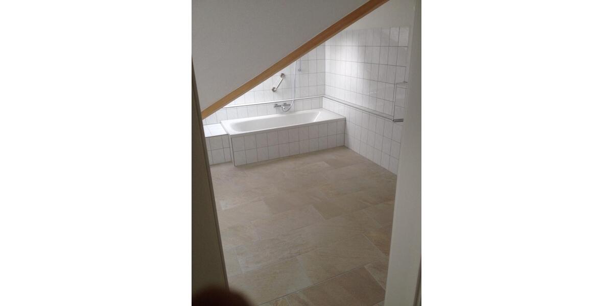 Dachgeschosswohnung in 21272 EGESTORF ZUM 01.05.26 ZU VERMIETEN 4.5 zimmer