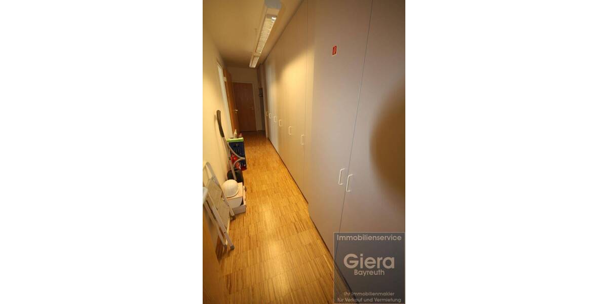 Gewerbeobjekt Warmensteinach - 5 Zimmer, 135 m&sup2;, 945&euro; | Angebot:24024973