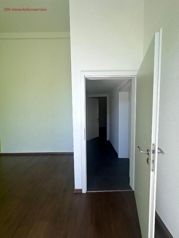 Luxuriöse 4-Raum-Wohnung mit ca. 154 m², Whirl-Poolwanne & einem gepflegten Garten in zentraler Lage von Meerane
