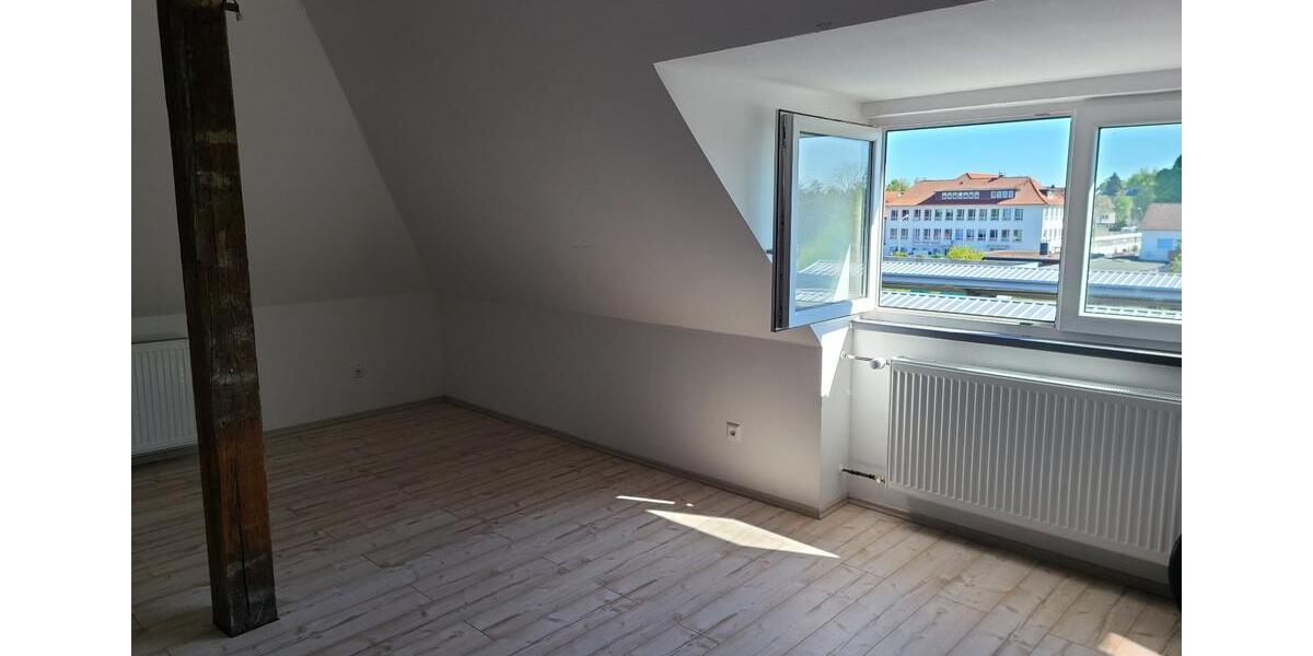 Etagenwohnung Lage - 1 Zimmer, 90 m&sup2;, 450&euro; | Angebot:25869910