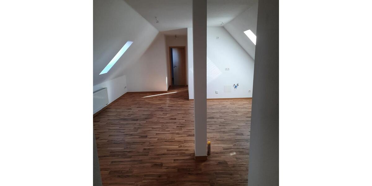 Dachgeschoßwohnung Meiningen - 3 Zimmer, 56 m&sup2;, 365&euro; | Angebot:25871742