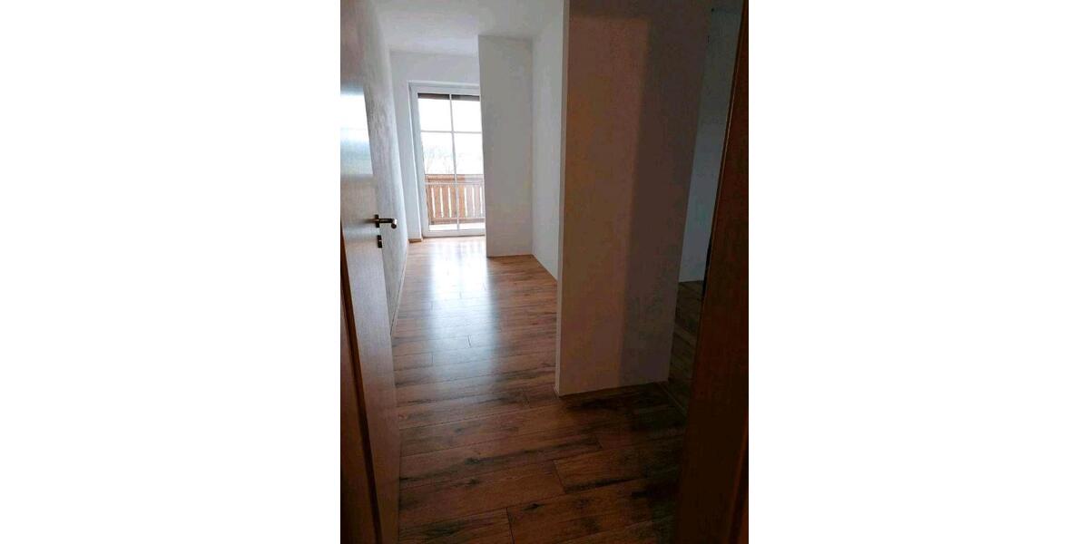 Etagenwohnung Ramerberg - 4 Zimmer, 140 m&sup2;, 1.200&euro; | Angebot:26662922