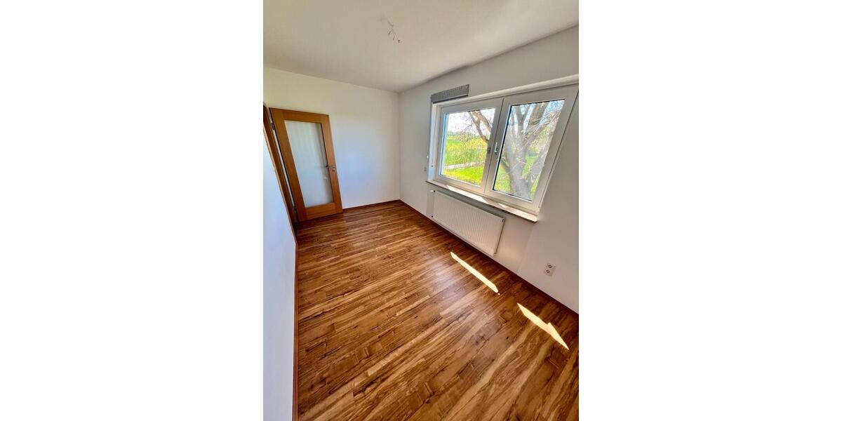 Etagenwohnung Ippesheim - 5 Zimmer, 98 m&sup2;, 550&euro; | Angebot:26563222