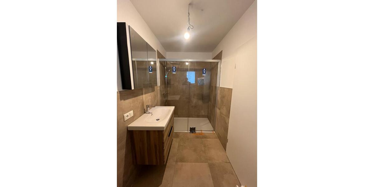 Etagenwohnung Patersdorf - 2 Zimmer, 81 m&sup2;, 990&euro; | Angebot:24396198